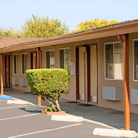 Americas Best Value Inn Los Banos Bagian luar foto