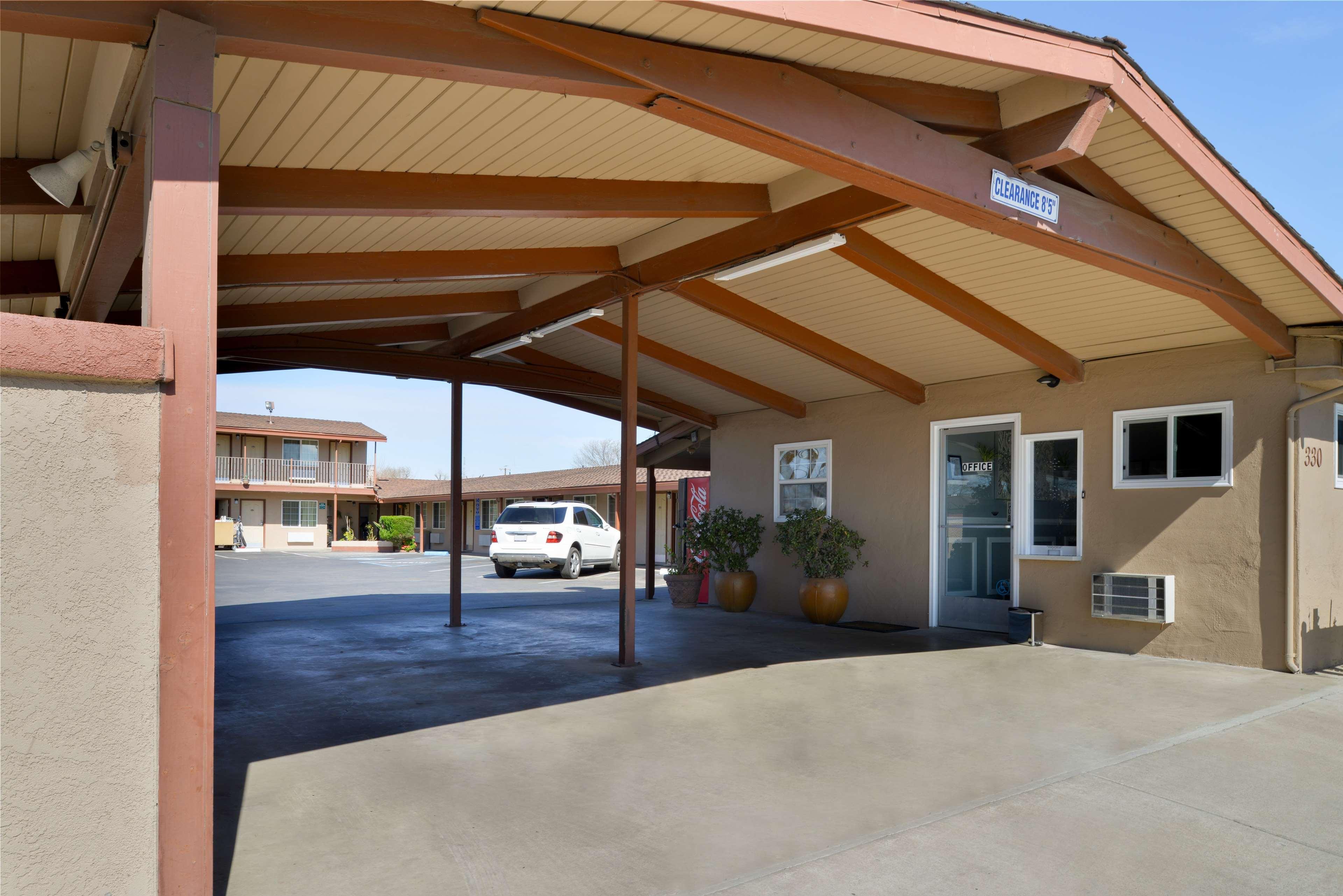 Americas Best Value Inn Los Banos Bagian luar foto