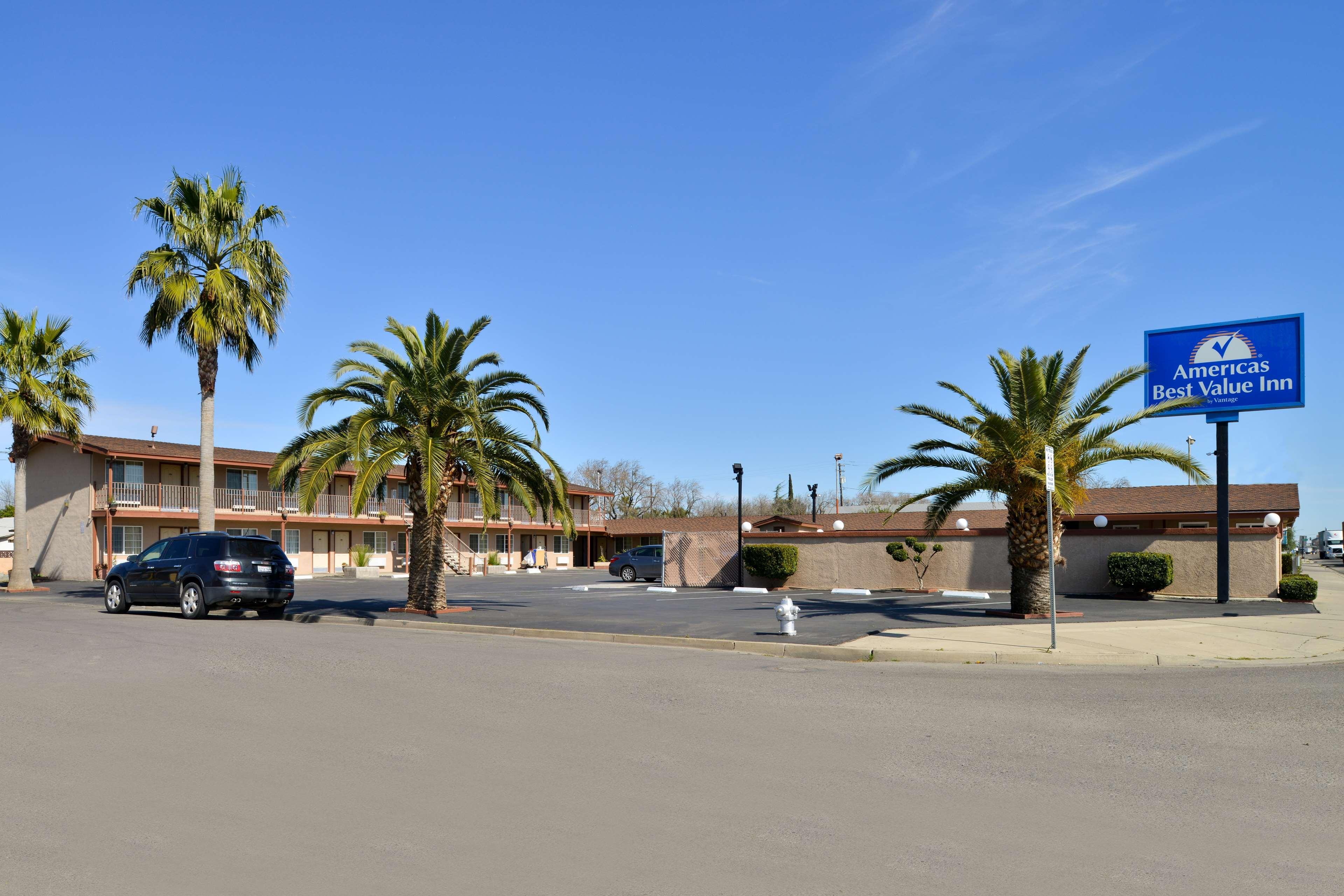 Americas Best Value Inn Los Banos Bagian luar foto