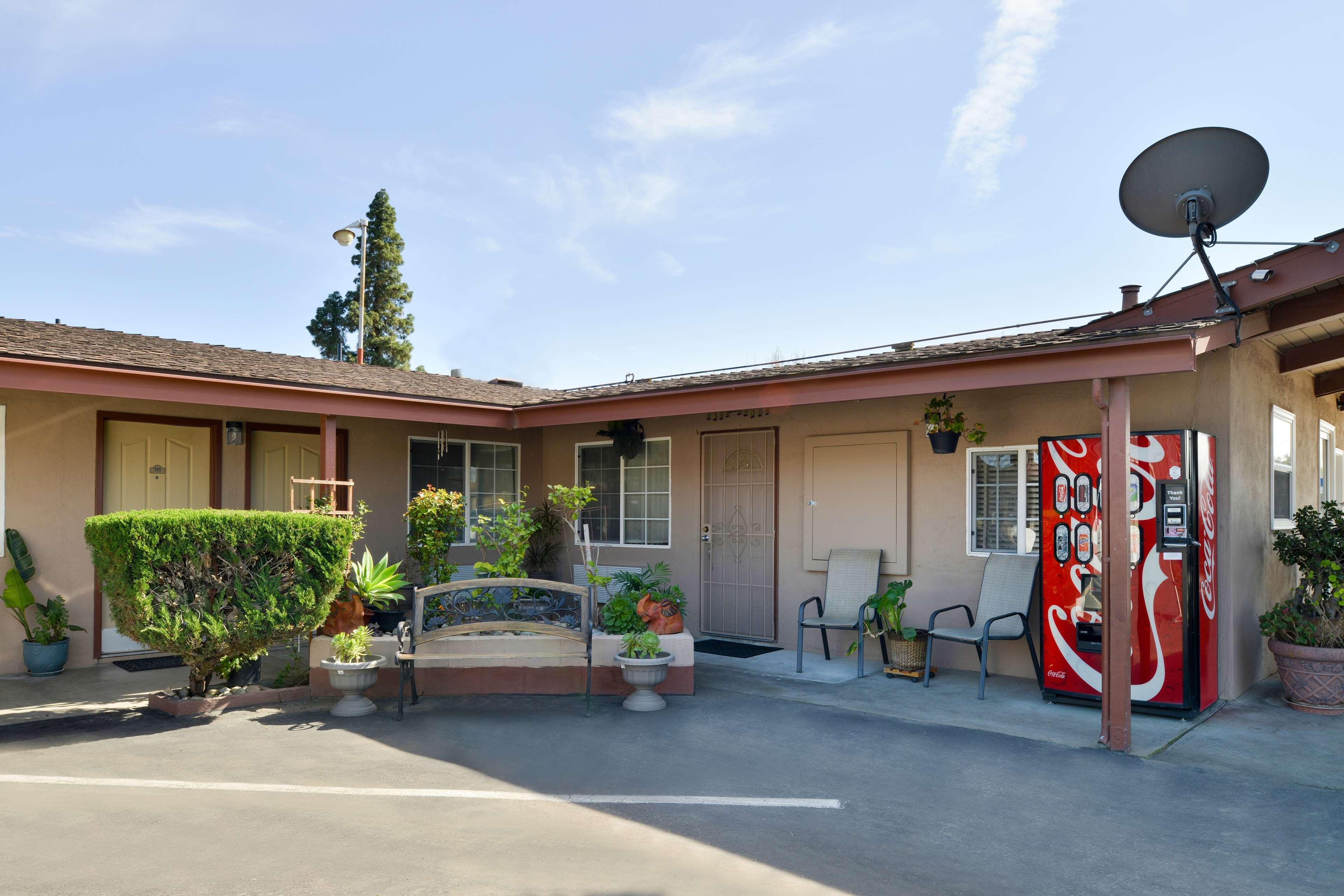 Americas Best Value Inn Los Banos Bagian luar foto