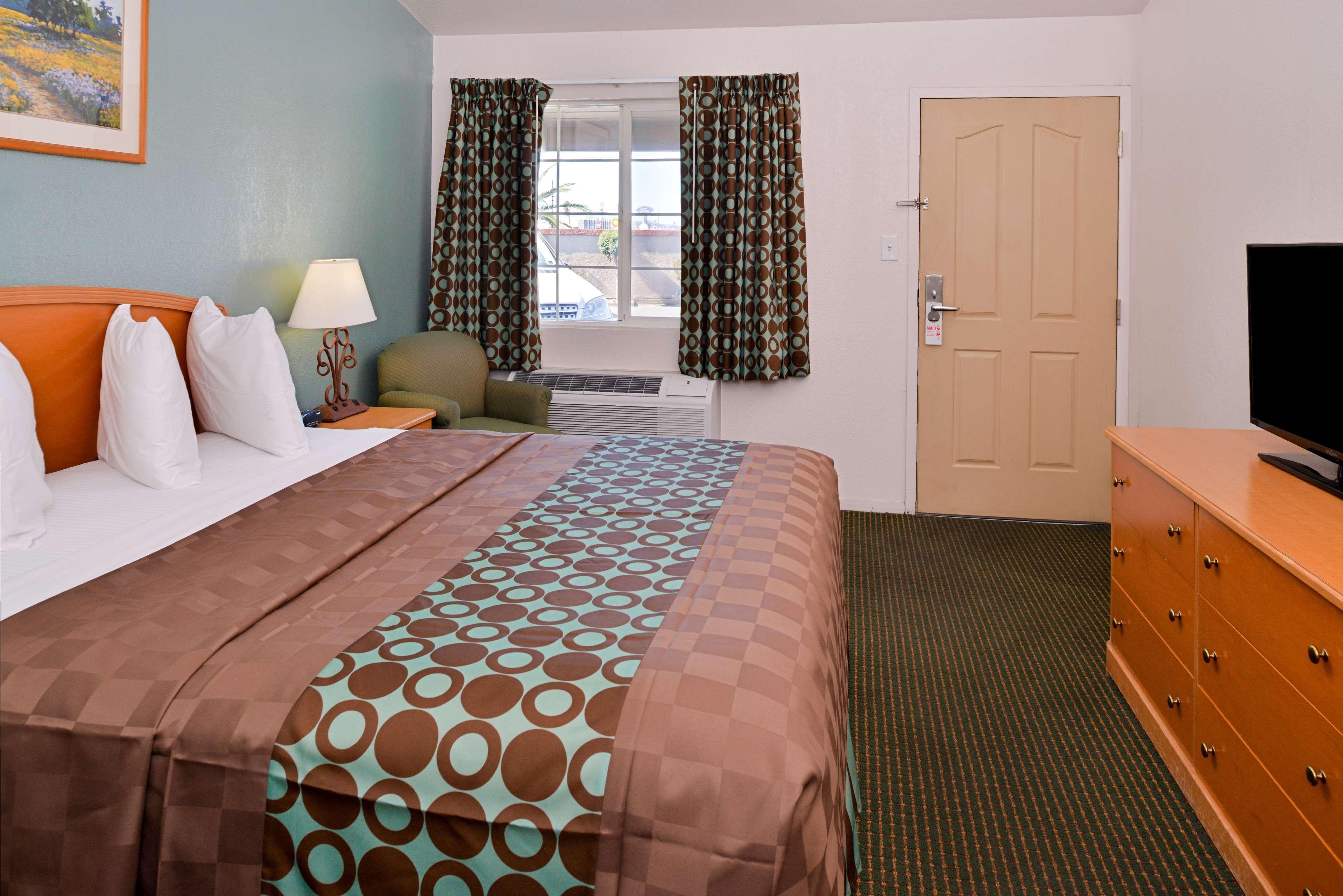Americas Best Value Inn Los Banos Bagian luar foto