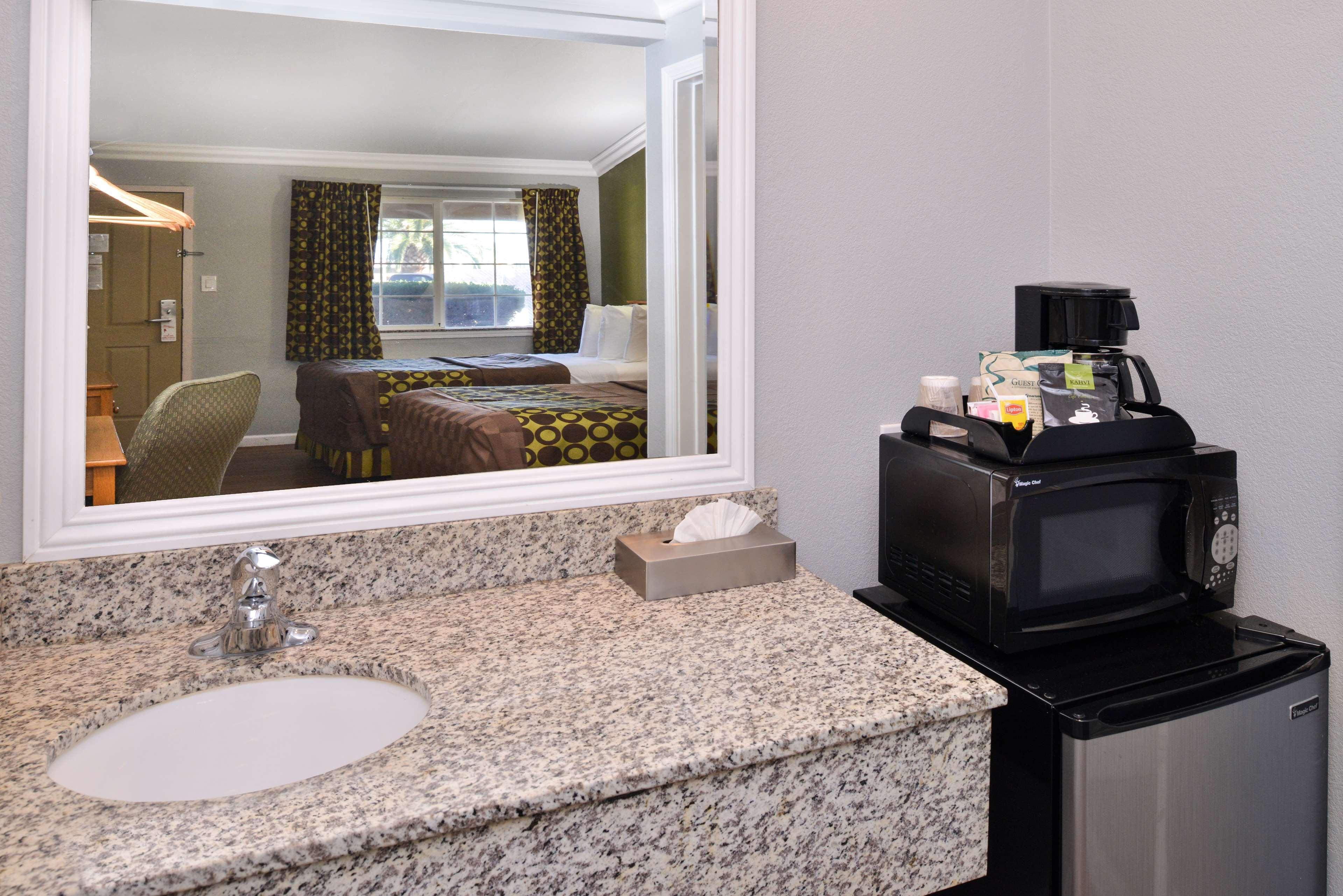 Americas Best Value Inn Los Banos Bagian luar foto