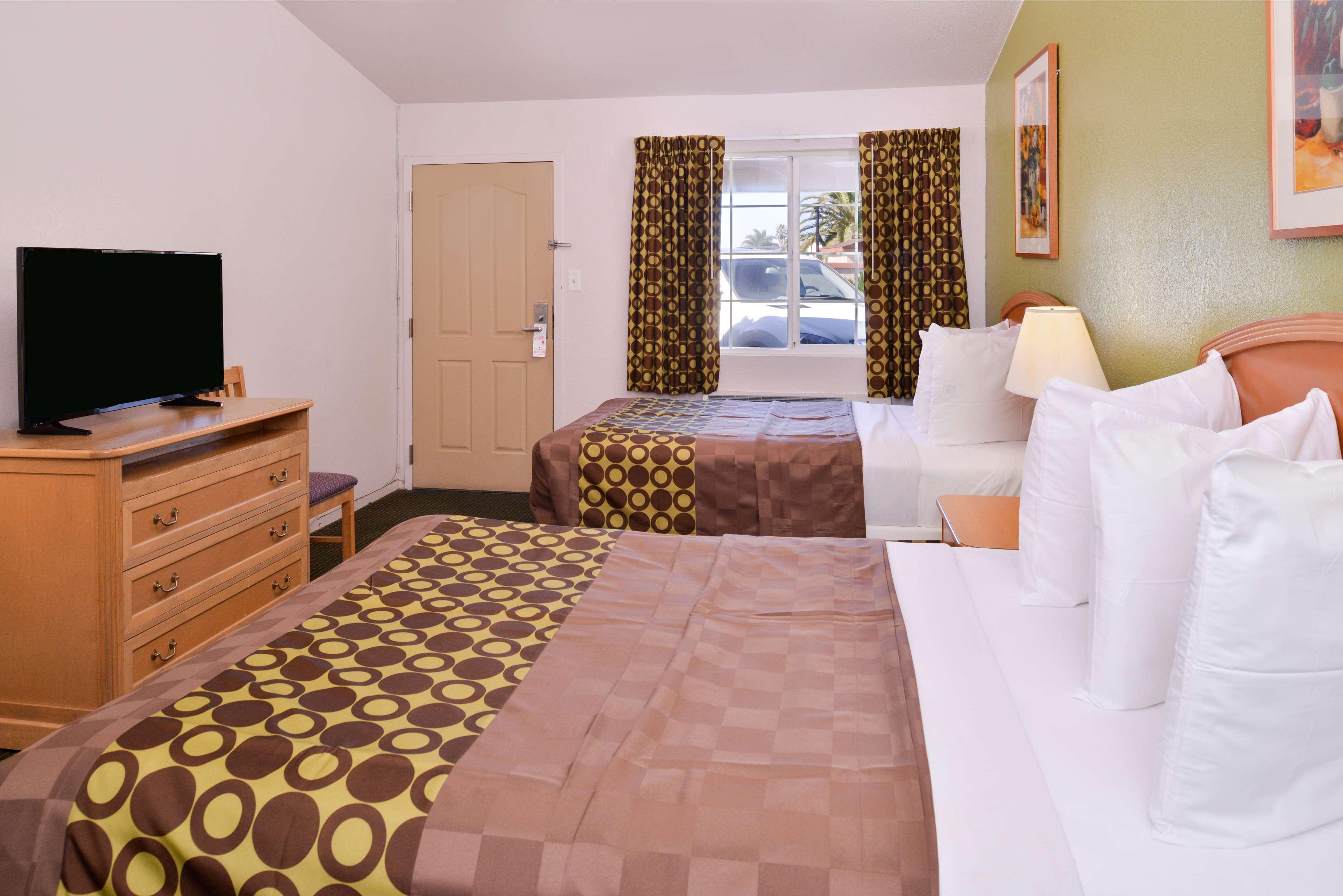 Americas Best Value Inn Los Banos Bagian luar foto